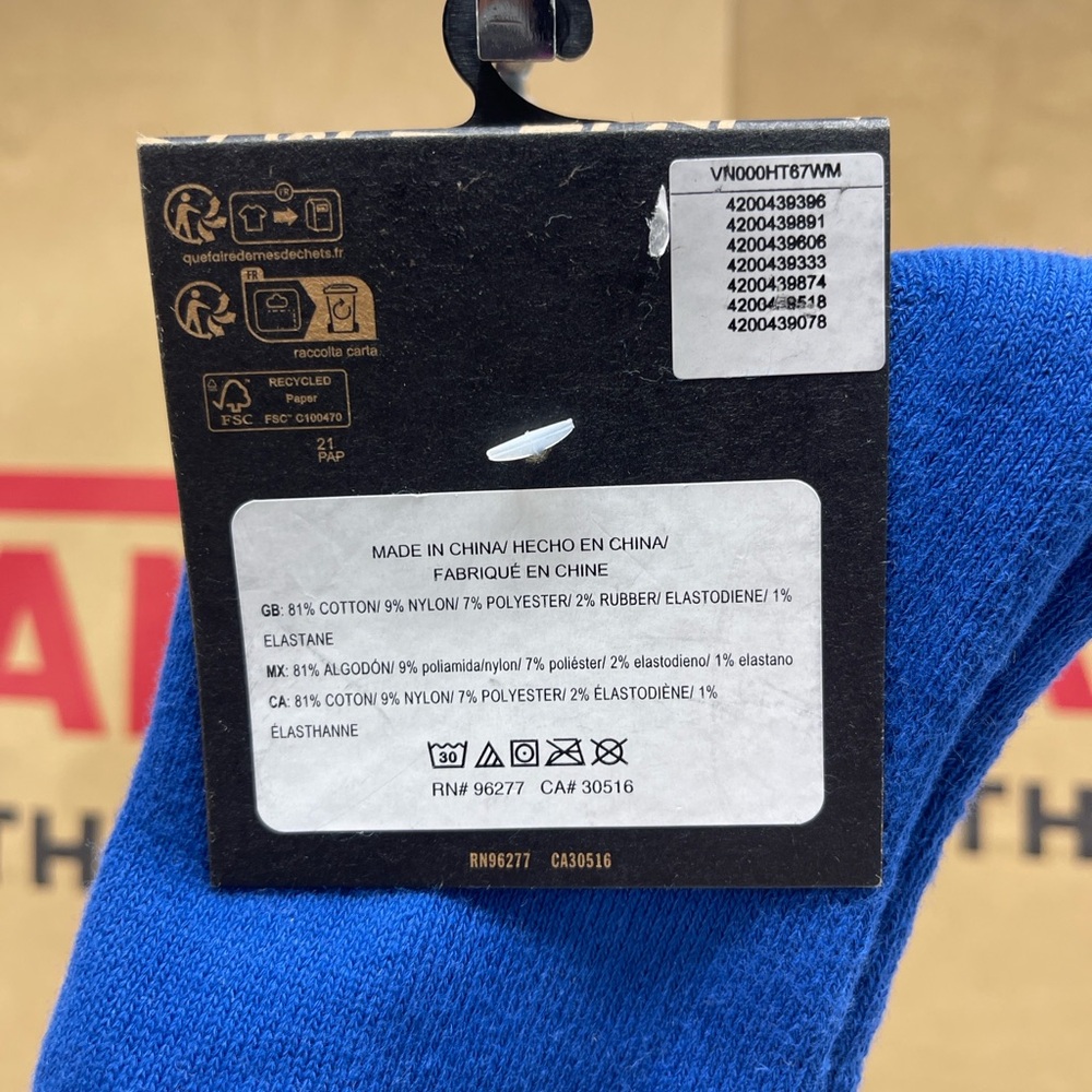 VANS "Off The Wall" socks
New with the tag authentic Vans socks (1 pair) - Picture 4 of 16